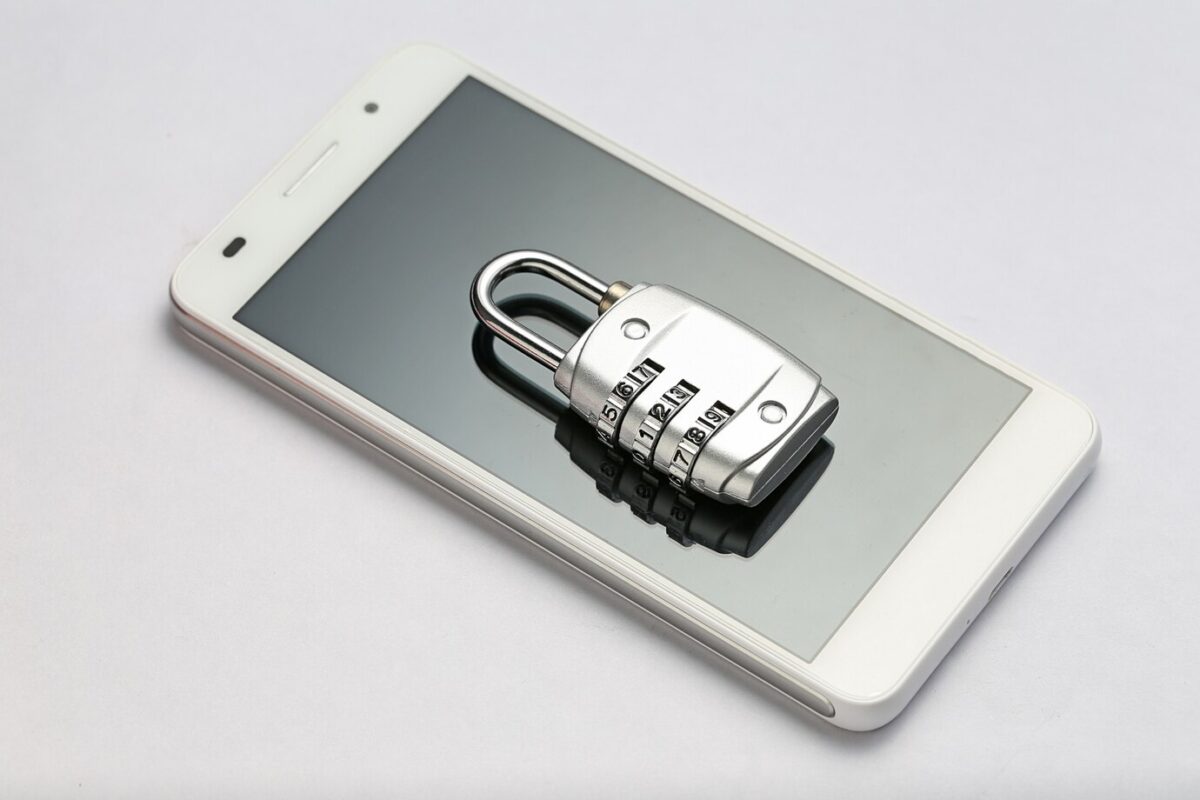 Should I Unlock My Phone Before Switching Carriers? Detailed Guide